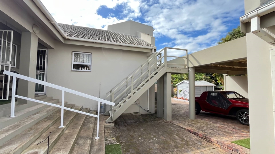 4 Bedroom Property for Sale in Hartenbos Central Western Cape